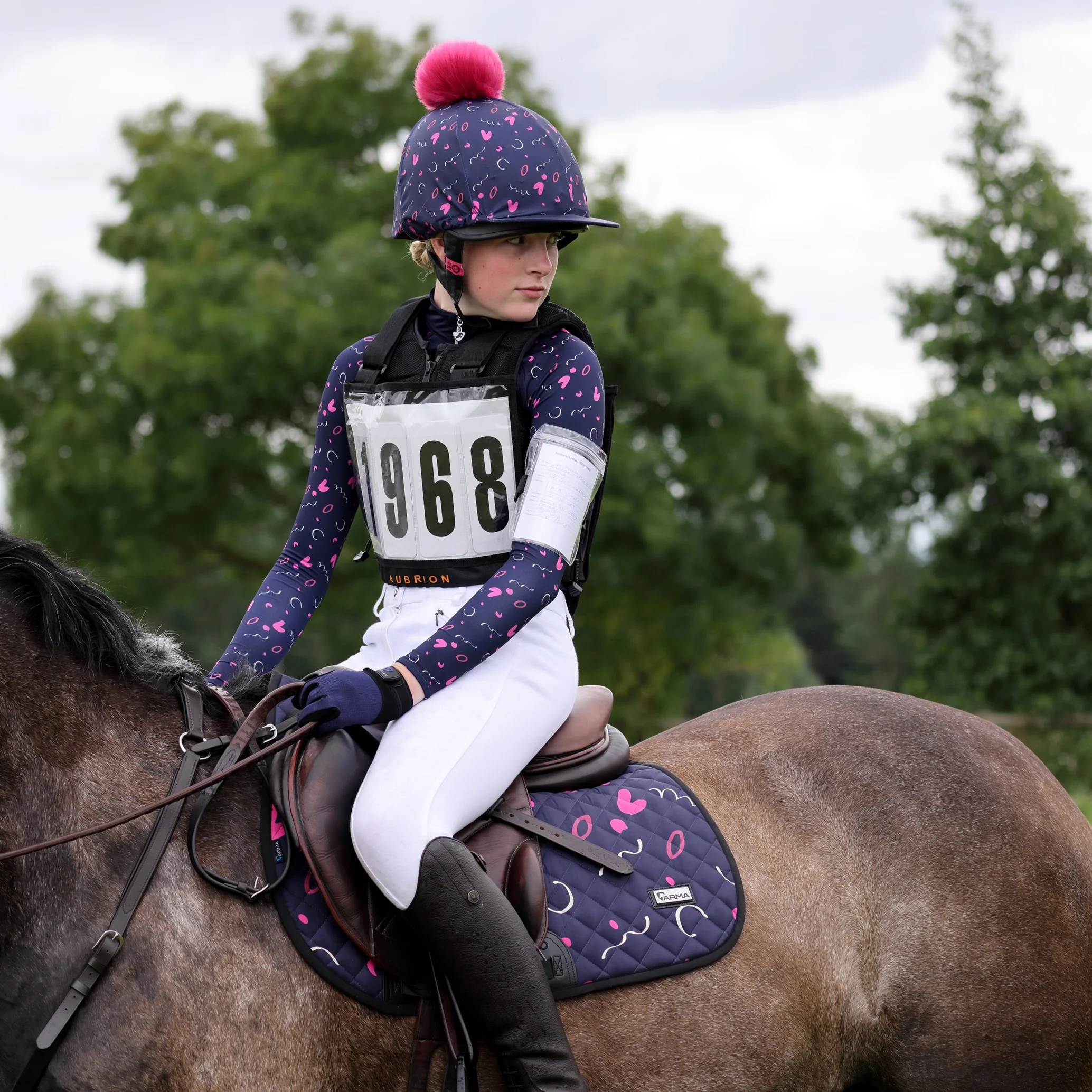 Aubrion Hyde Park Hat Cover - Young Rider - Image 3