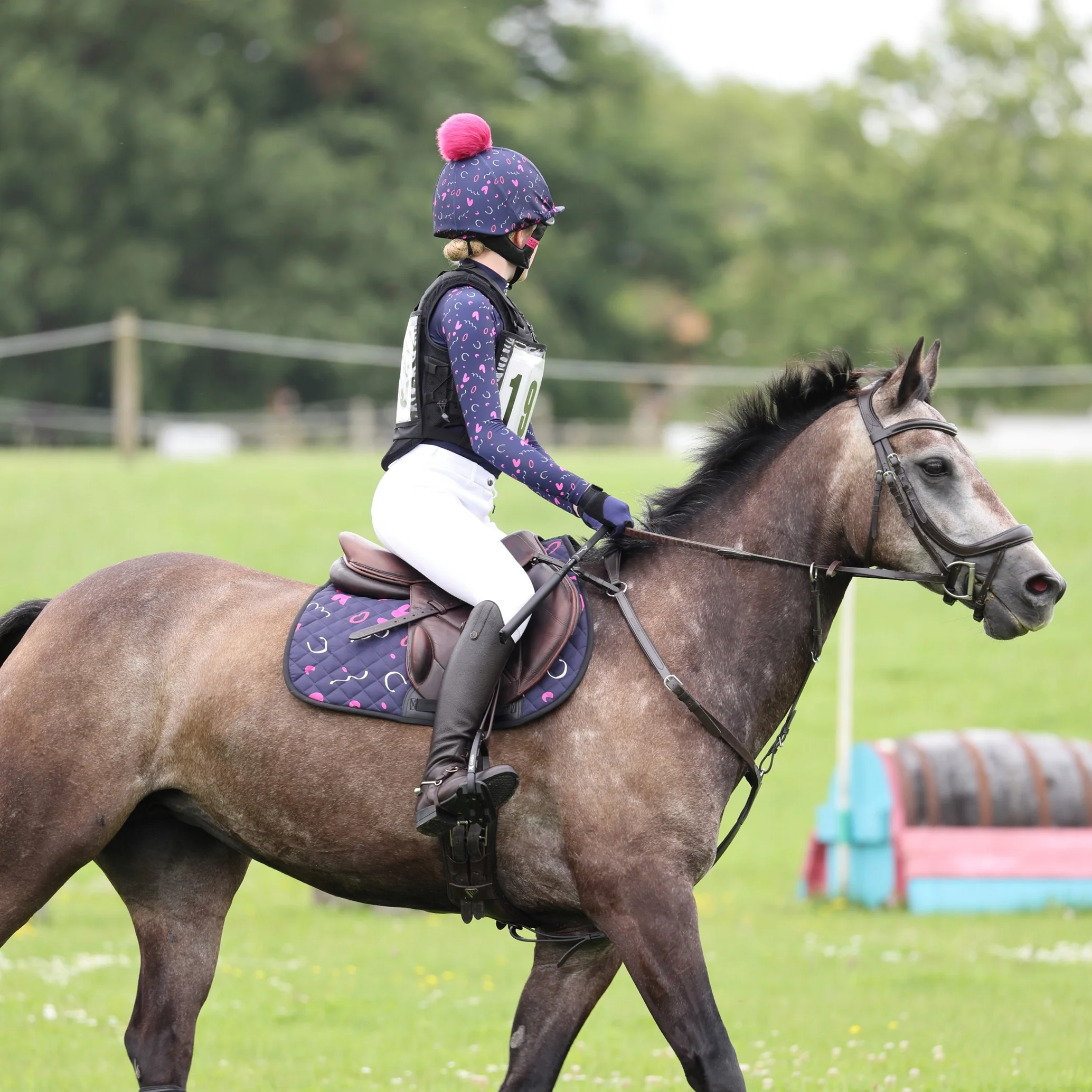 Aubrion Hyde Park Hat Cover - Young Rider - Image 4