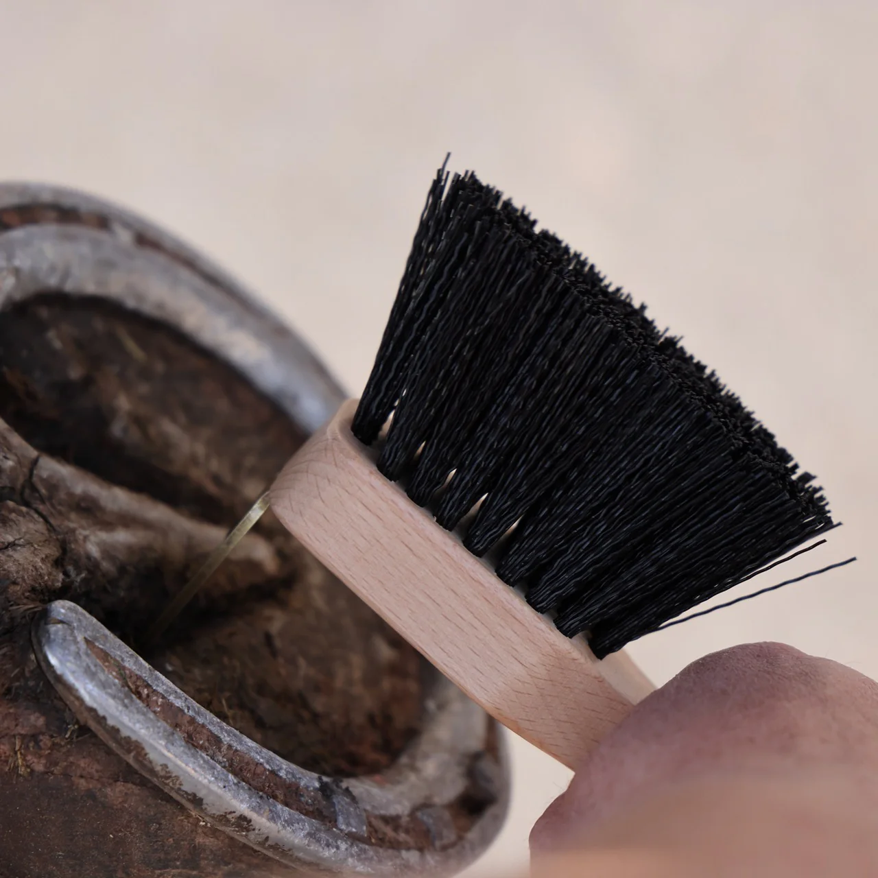 EZI-GROOM Premium Hoof Pick Brush - Image 3