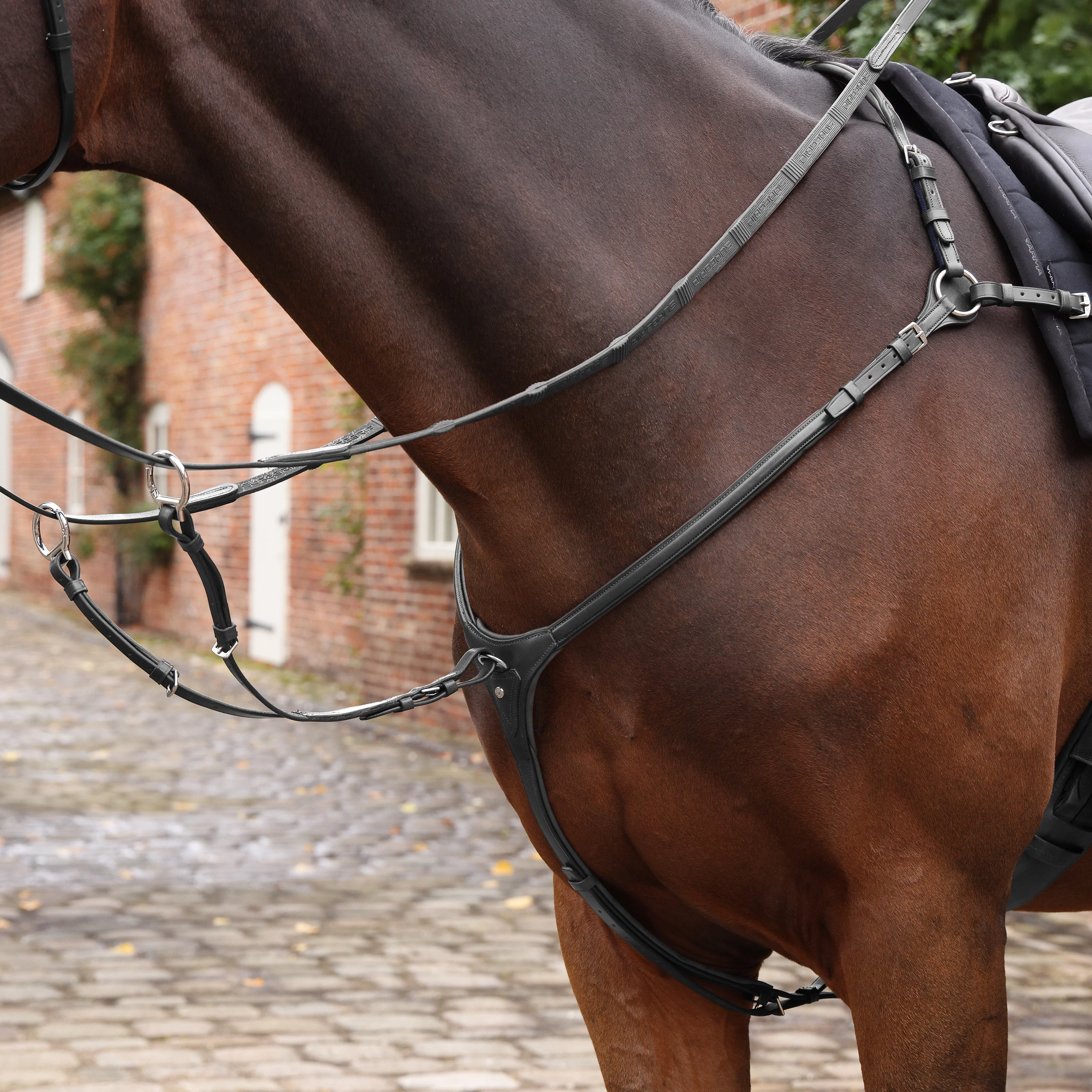 Velociti LUSSO Opus Close Contact Breastplate